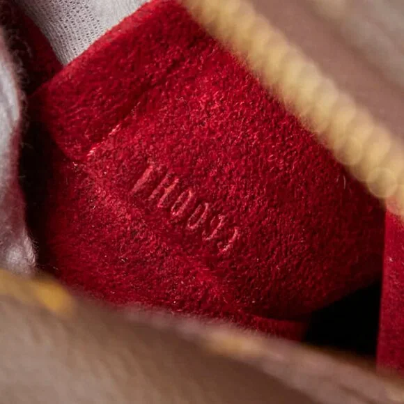 LOUIS VUITTON Brown Monogram Leather Bag - Picture 11 of 11